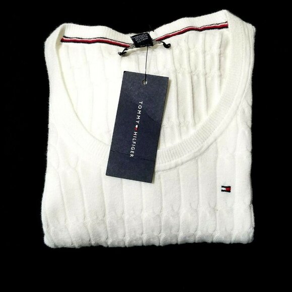 Tommy Hilfiger Women's Scoop Neck‎ Cable Knit Pullover Sweater - Picture 2 of 6